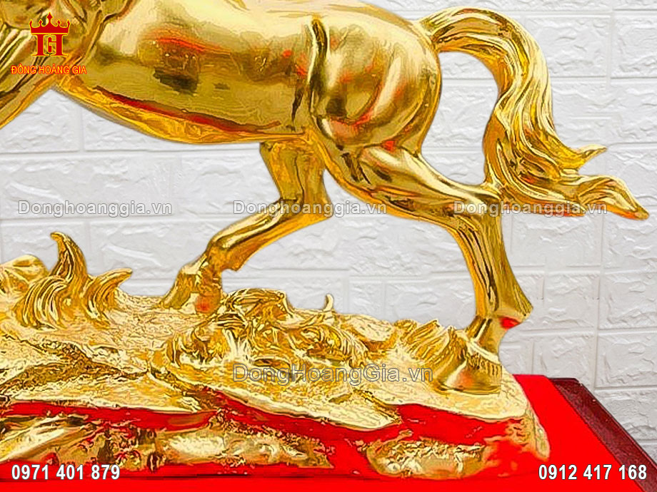 Đồng Hoàng Gia là địa chỉ chế tác tượng ngựa dát vàng uy tín, chất lượng